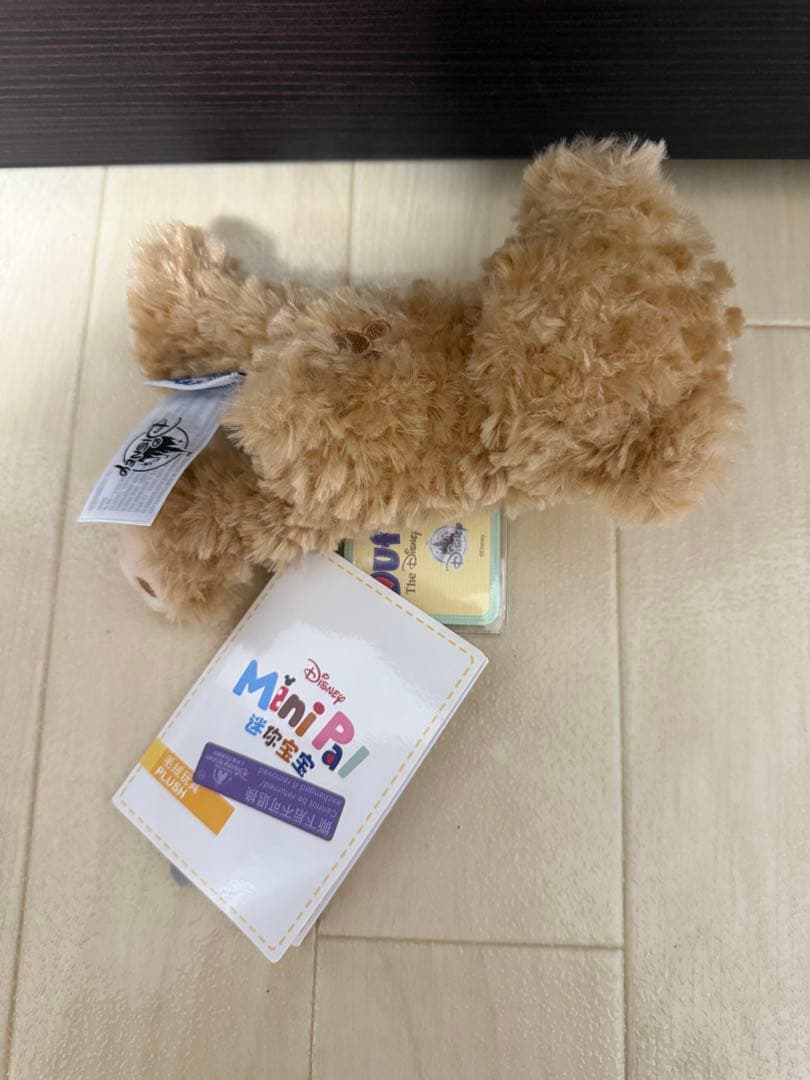 上海ディズニー限定　肩のせダッフィー