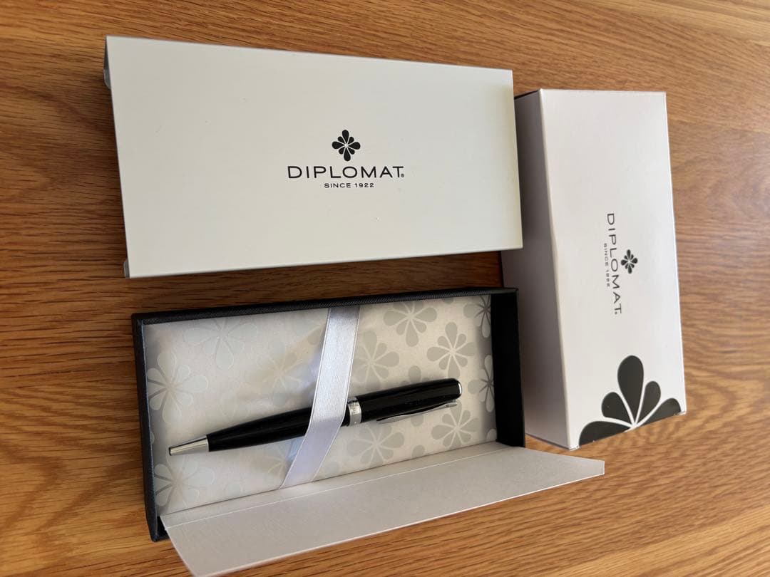 DIPLOMAT ディプロマット エクセレンス ボールペン　（ブラック、未使用）