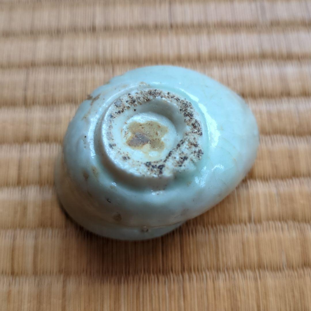 淡い色の陶器製小皿　初期伊万里　鎬文ぐい呑み　骨董品