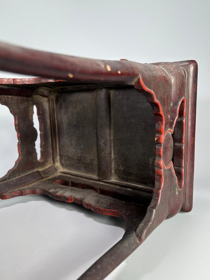 朝鮮古美術　李朝時代　李朝　漆塗卓　飾り台　香炉台　漆芸　時代卓　韓国美術