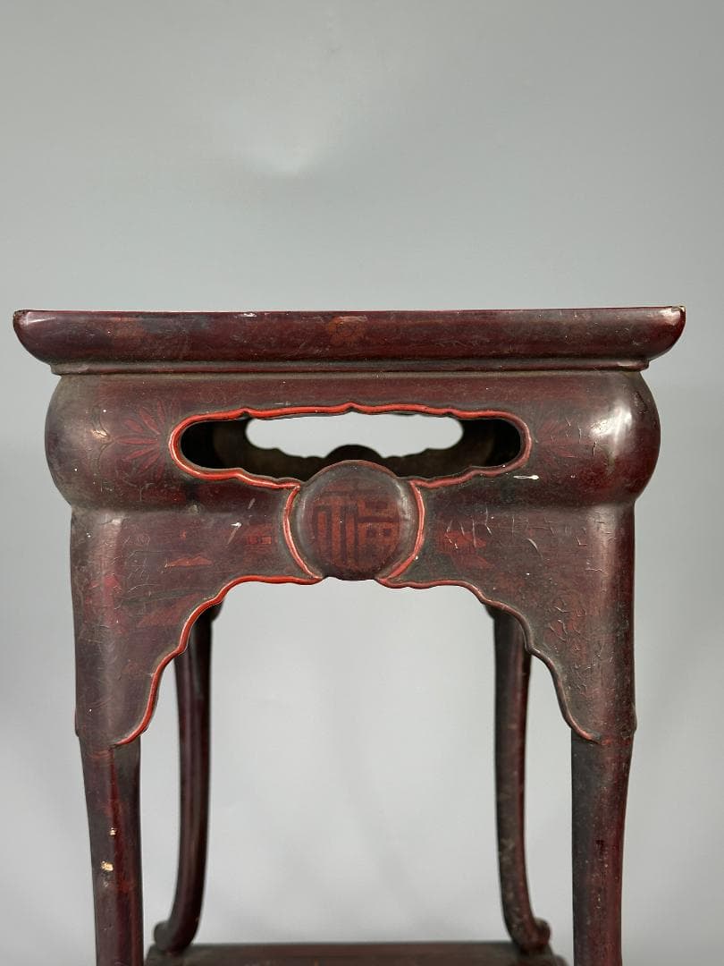 朝鮮古美術　李朝時代　李朝　漆塗卓　飾り台　香炉台　漆芸　時代卓　韓国美術