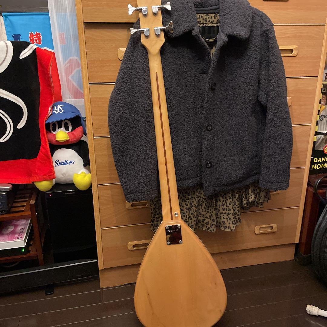 矢沢永吉フィギュアとベースギター2本