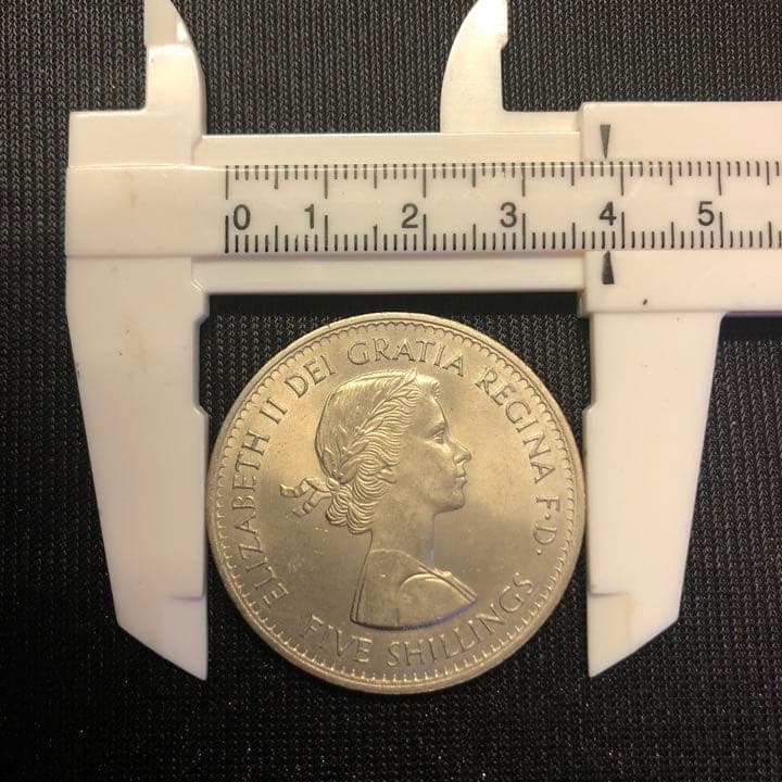 1960年イギリスクラウンエリザベス女王5シリング39ミリ