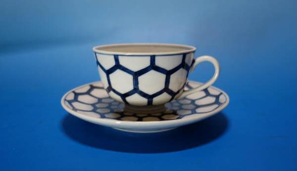 有田焼　村上玄輝　 染付　亀甲文 六角紋　カップ＆ソーサー　碗皿 2203