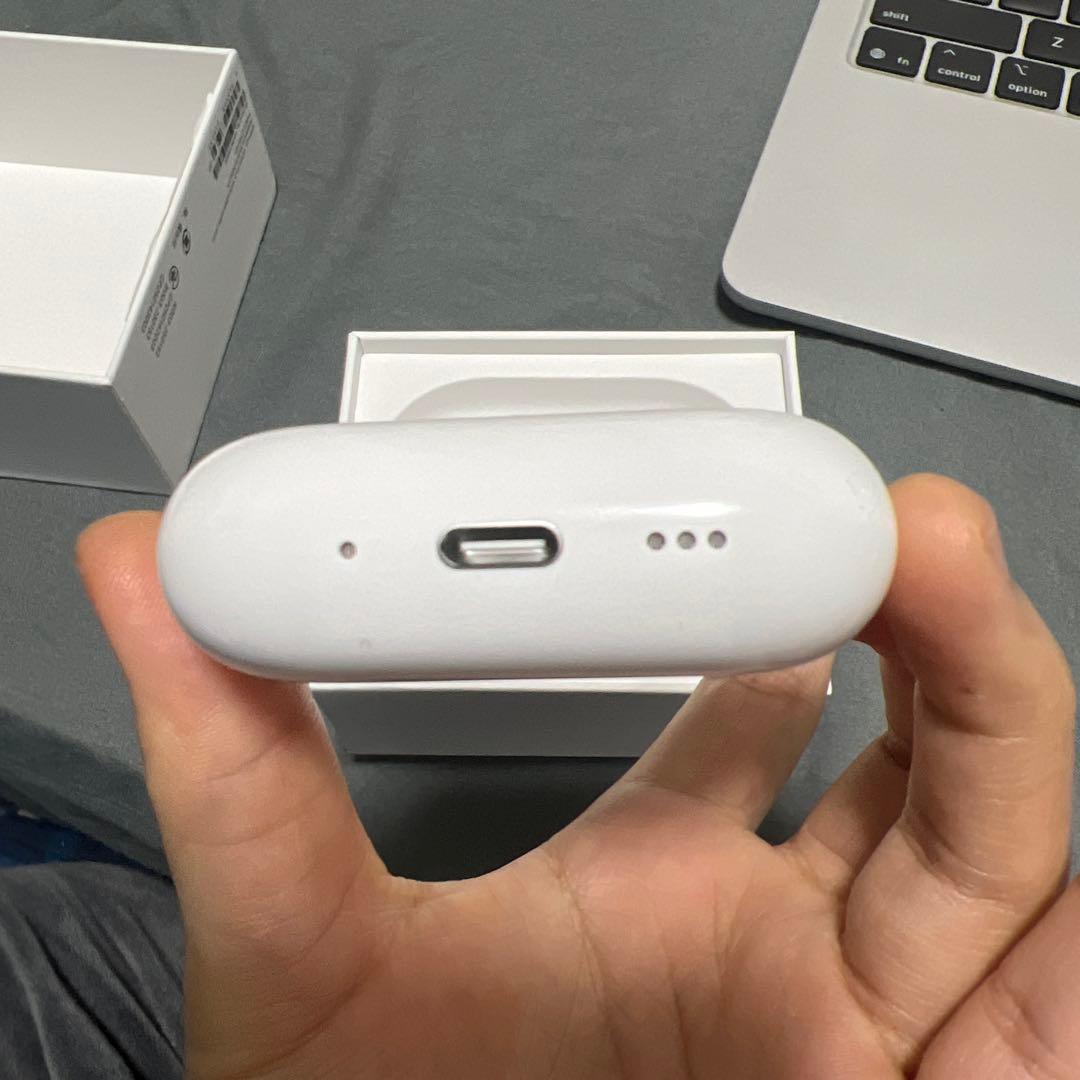 AirPods Pro 3 充電ケース付き