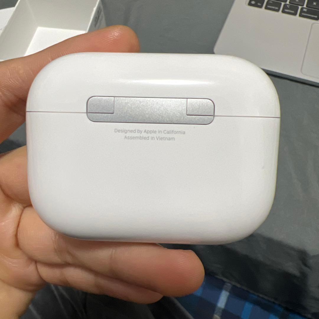AirPods Pro 3 充電ケース付き