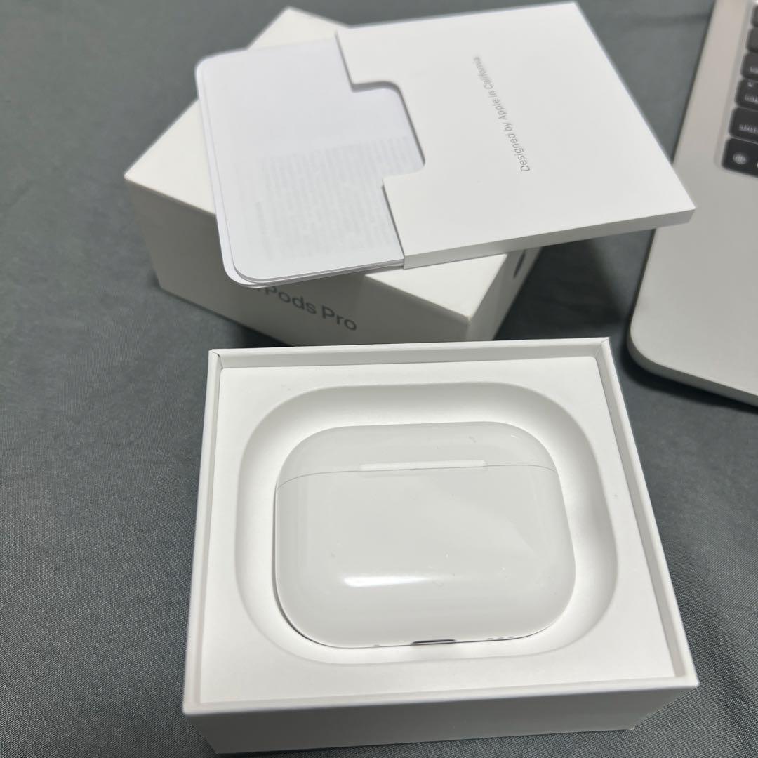 AirPods Pro 3 充電ケース付き