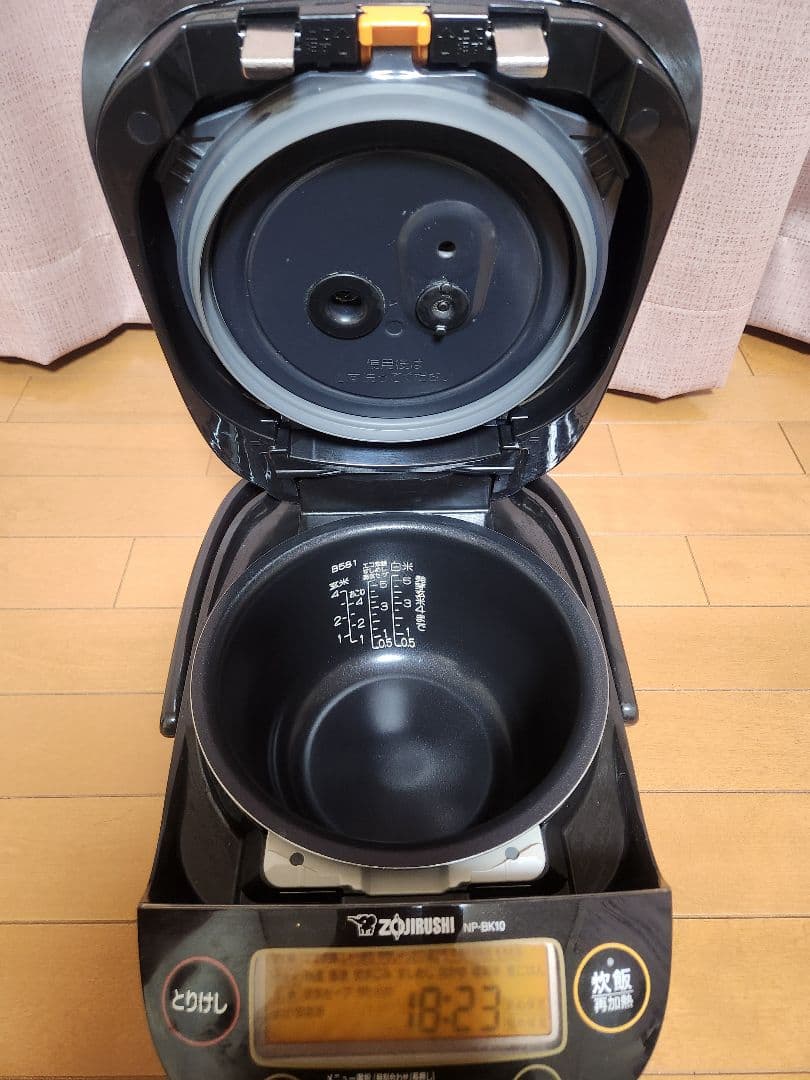 美品 象印 圧力IH 炊飯ジャー 炊飯器 5.5合 np-bk10