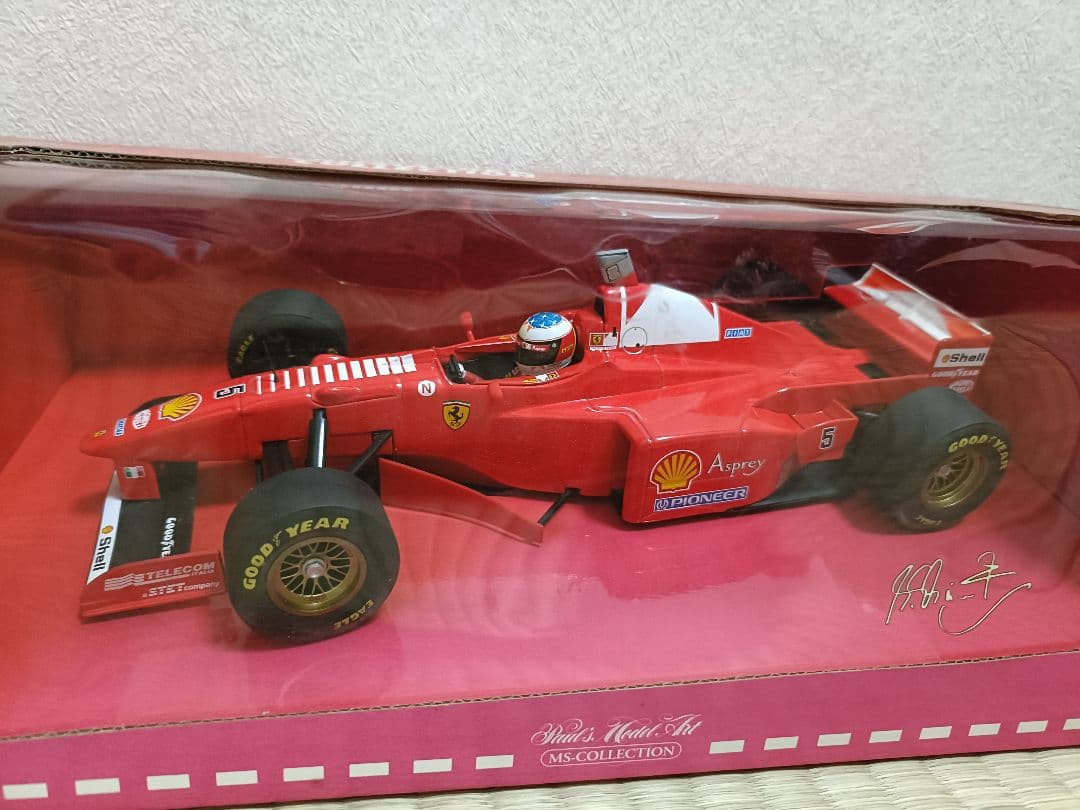 F1　Ferrari F310 B 1/18 ミハエル・シューマッハ