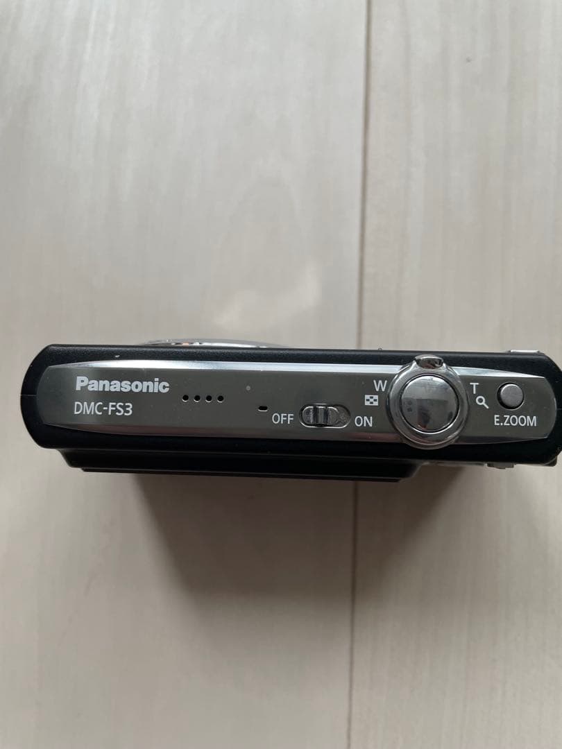 LUMIX DMC-FS3コンパクトデジタルカメラ 本体とバッテリーチャージャー