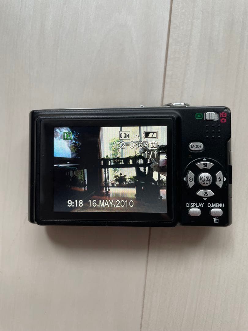 LUMIX DMC-FS3コンパクトデジタルカメラ 本体とバッテリーチャージャー