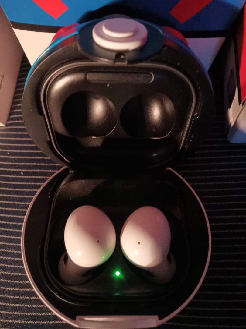 ワイヤレスイヤフォン付　Samsung　Galaxy ポケモン　イヤフォンケース