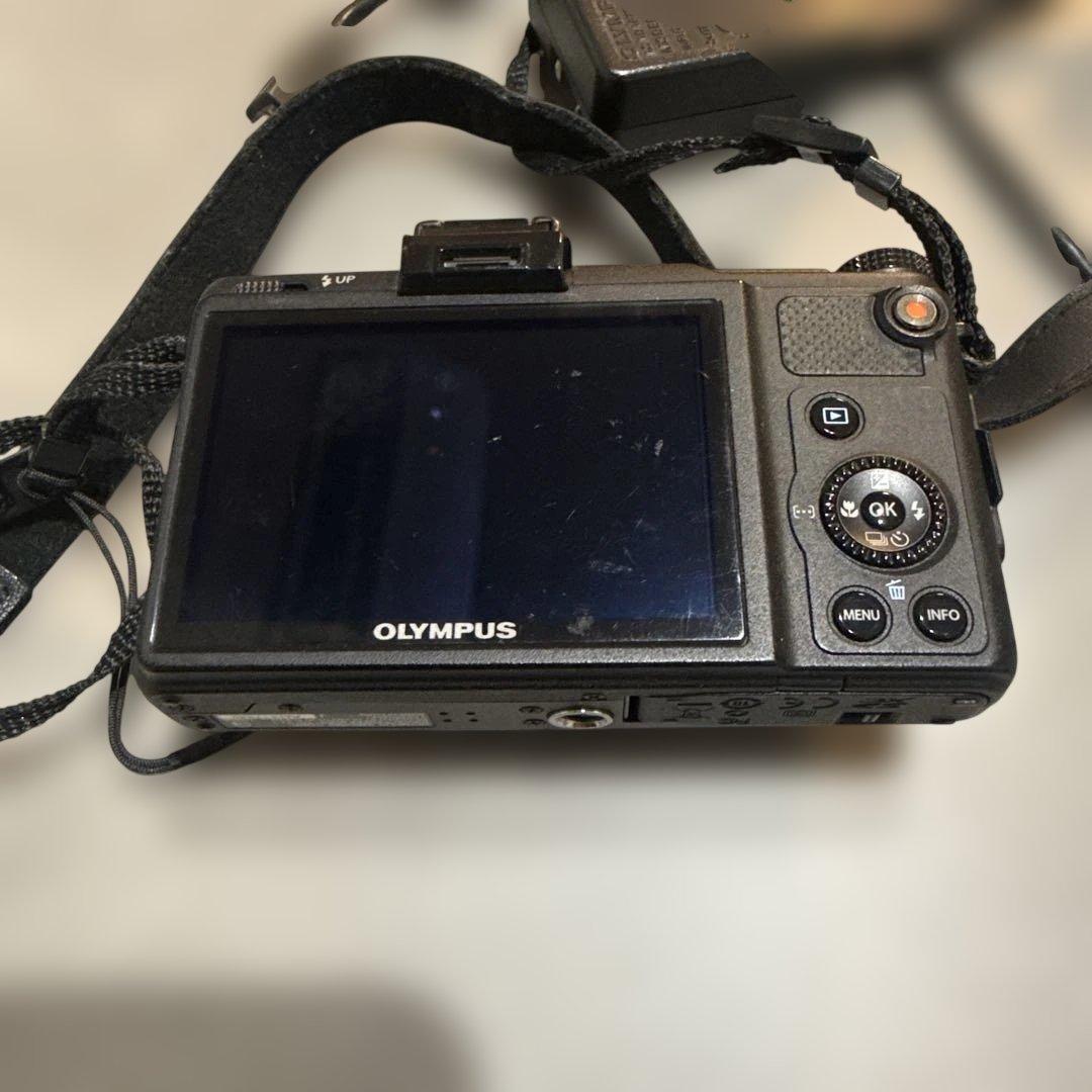 中古品　OLYMPUS XZ-1 コンパクトデジカメ