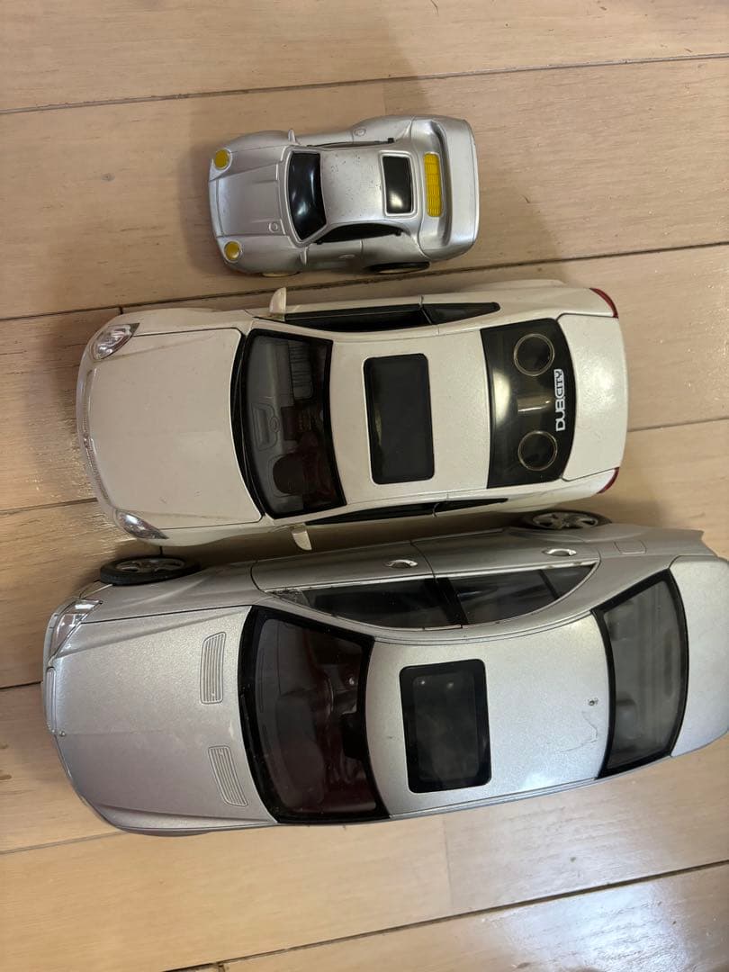 ミニカー　トミカ　三種類