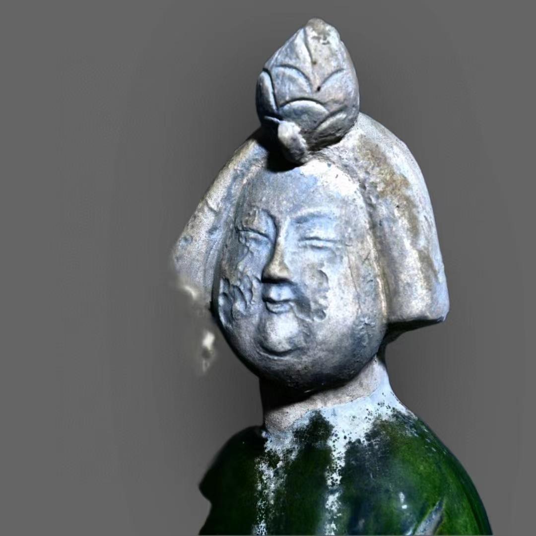 中国古美術・旧蔵の三彩陶器、静かに立つ嘶く駱駝の上の仕女俑・55x65cm・賞物