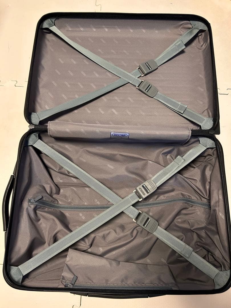 リモワ 機内持ち込み可 サルサ 35L 2輪キャリーケース ブラック