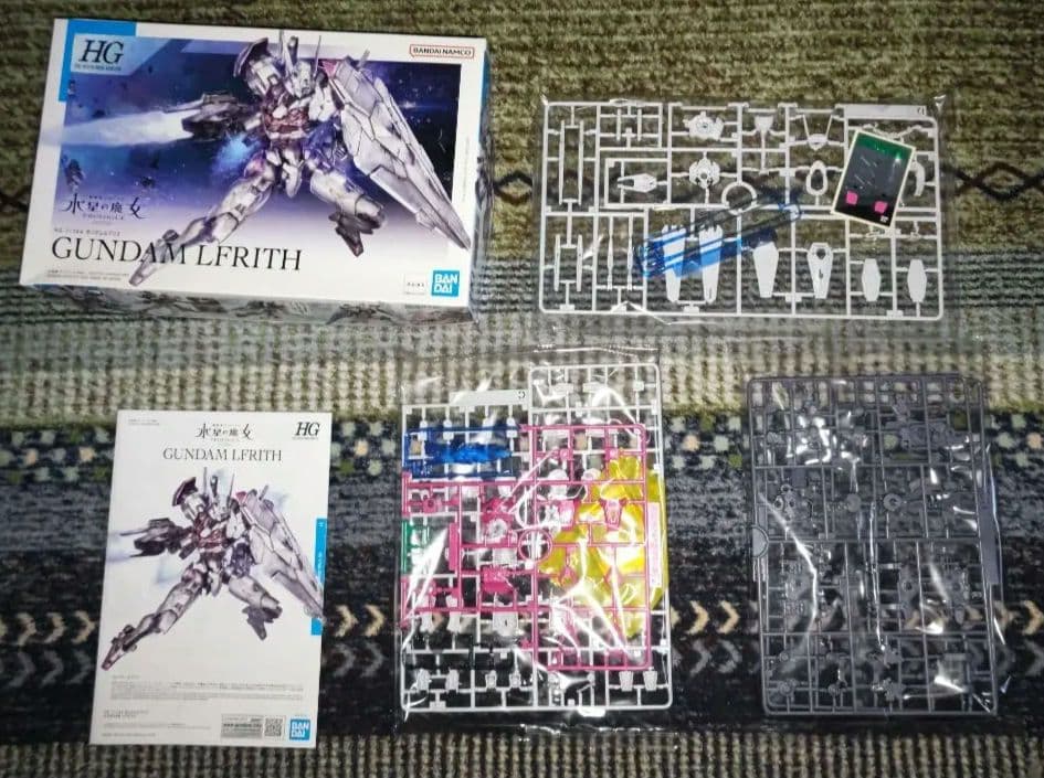 未組み立てガンプラセット