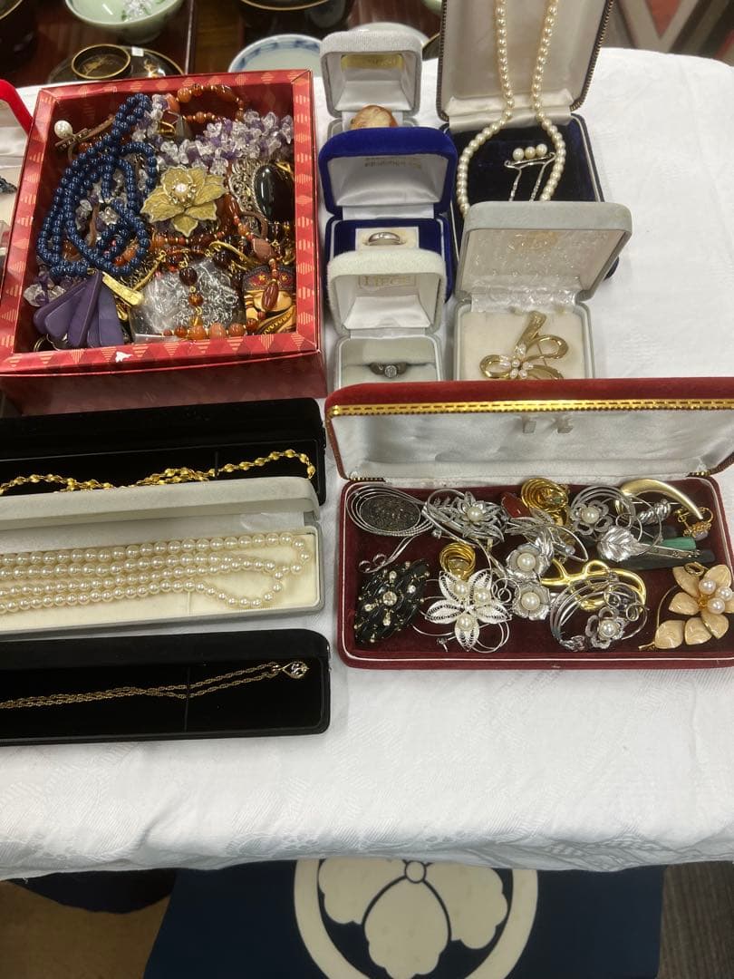 真珠　サンゴネックレス　イミテーションのアクセサリーまとめて　中古品