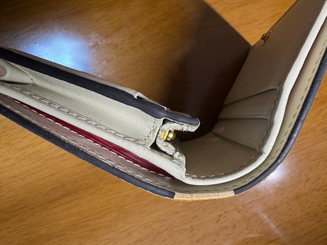 GUCCI りんご柄 二つ折り財布 箱付き