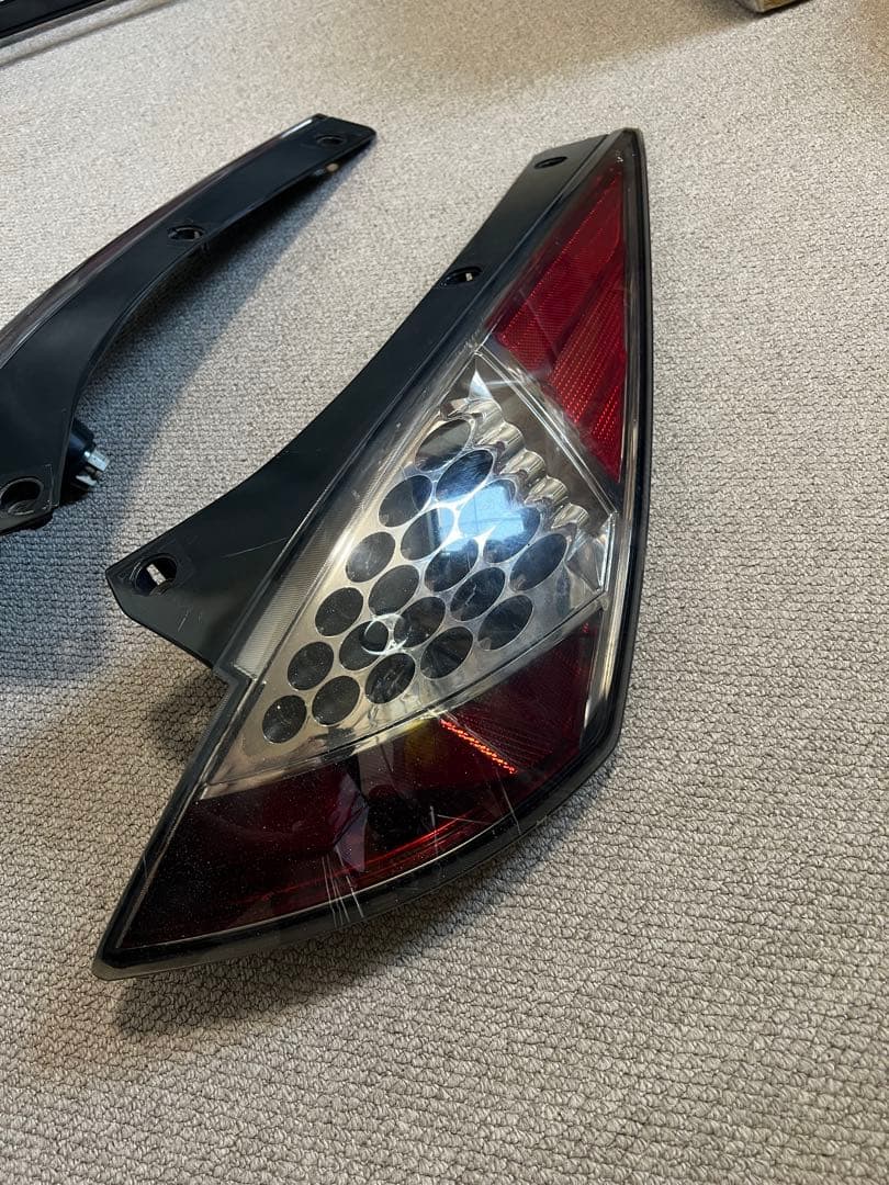 日産 フェアレディZ Z33 LEDテールランプ 左右セット 中古