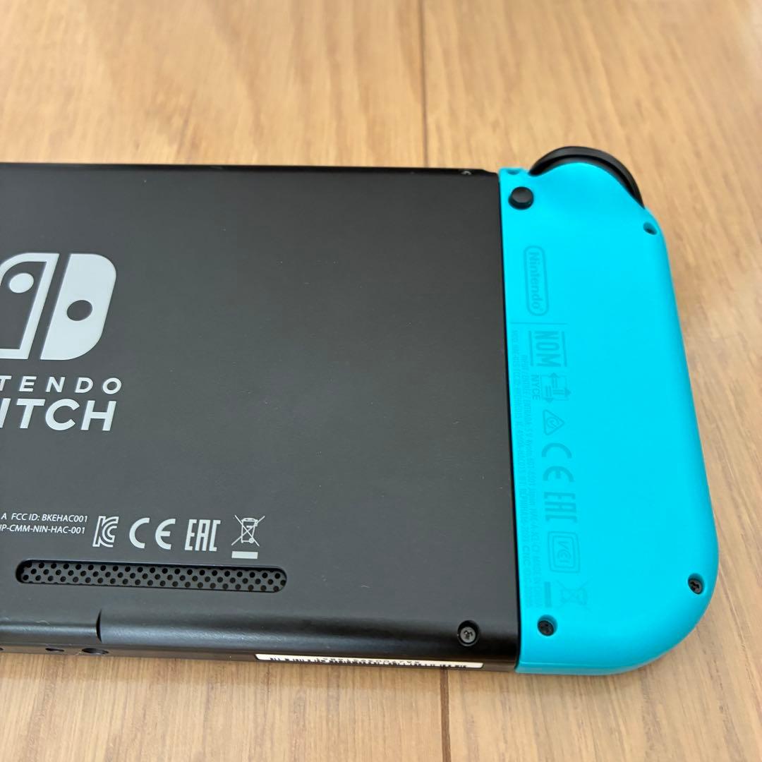 キャリングケース付きNintendo Switch 本体 赤/青 Joy-Con
