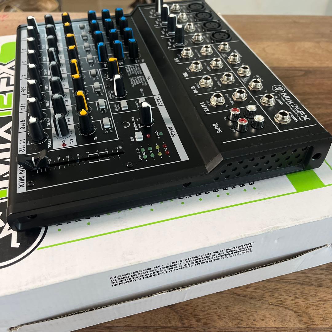 MACKIE超コンパクトエフェクト内蔵アナログミキサーMIX12FX
