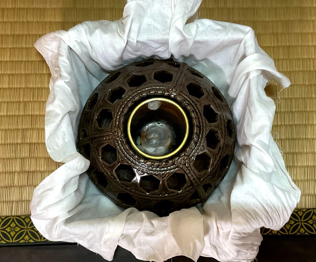 膳所焼　岩崎新定　篭目花入＆黄金掛け花入　淡海ぜぜ　陽炎園造　共箱　剣山付　陶芸