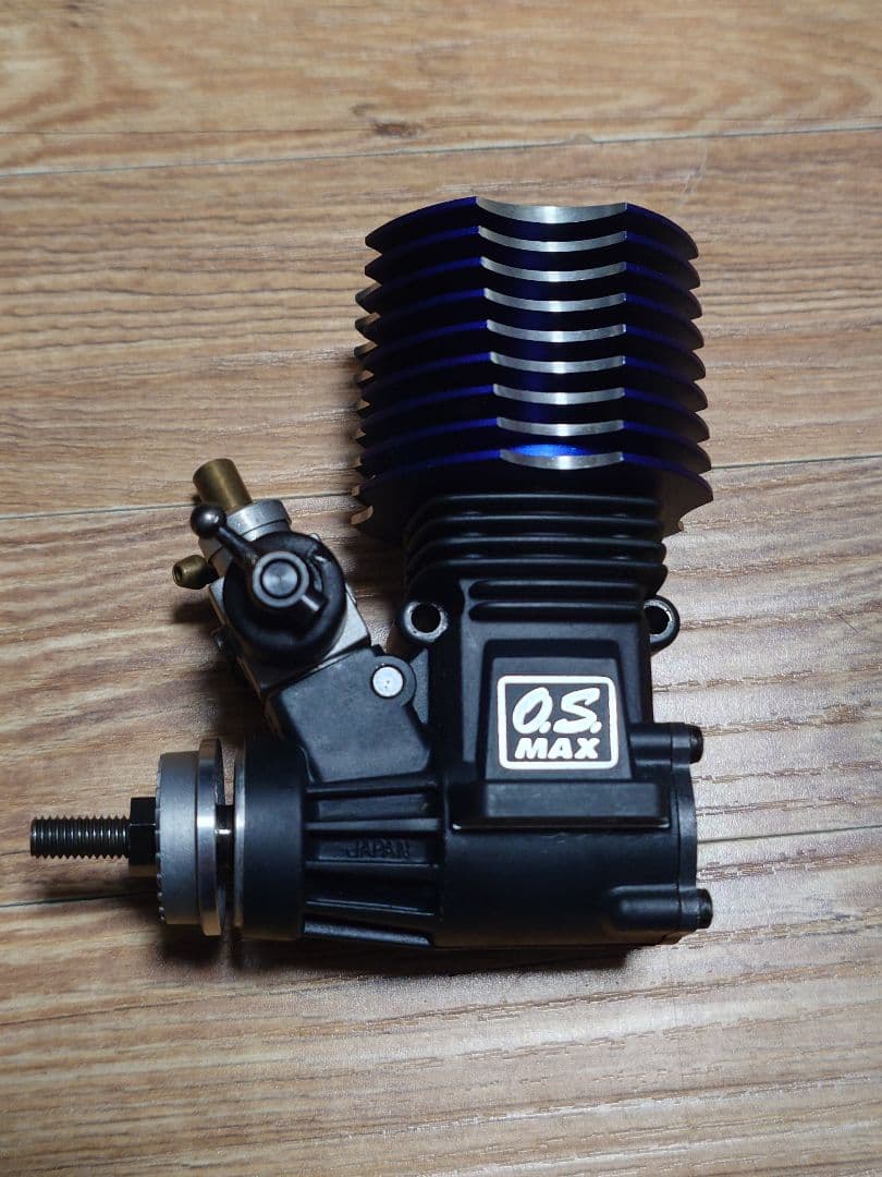 ラジコンエンジン　OSMAX 12CV
