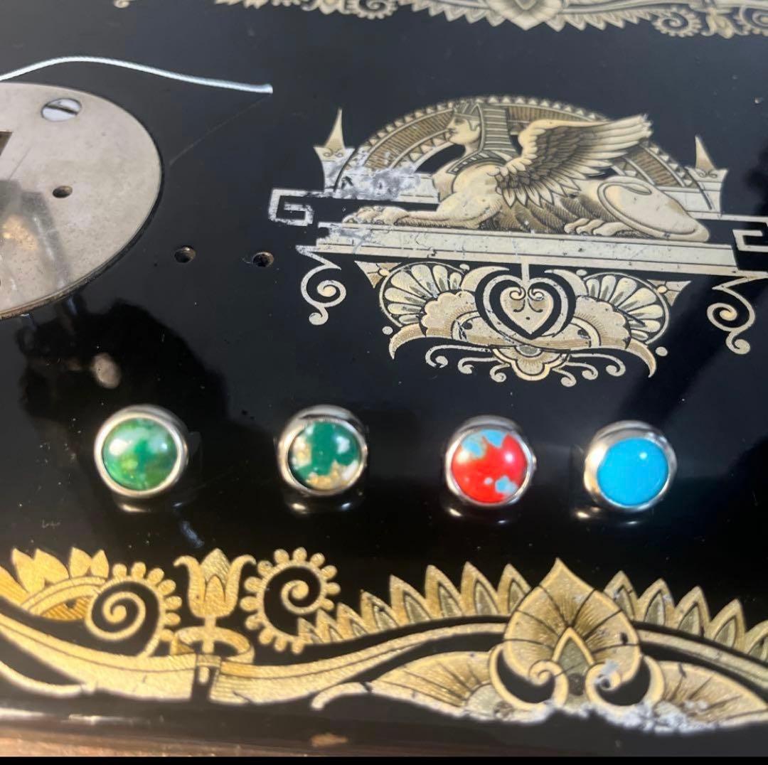 コンパクトウォレット レザー　キャットアイスタッズ