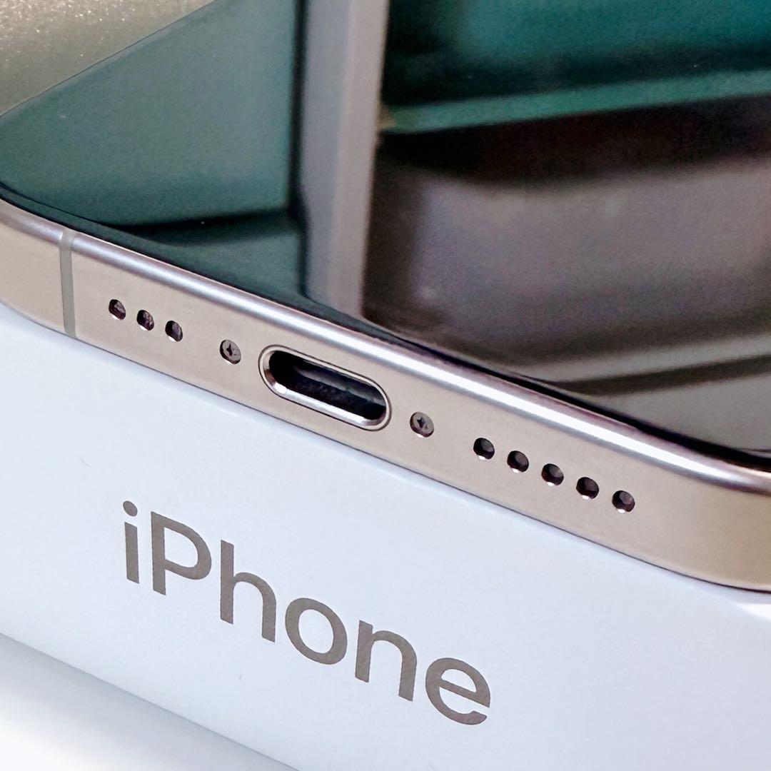 美品☆Apple iPhone 15 Pro 128GB ナチュラルチタニウム