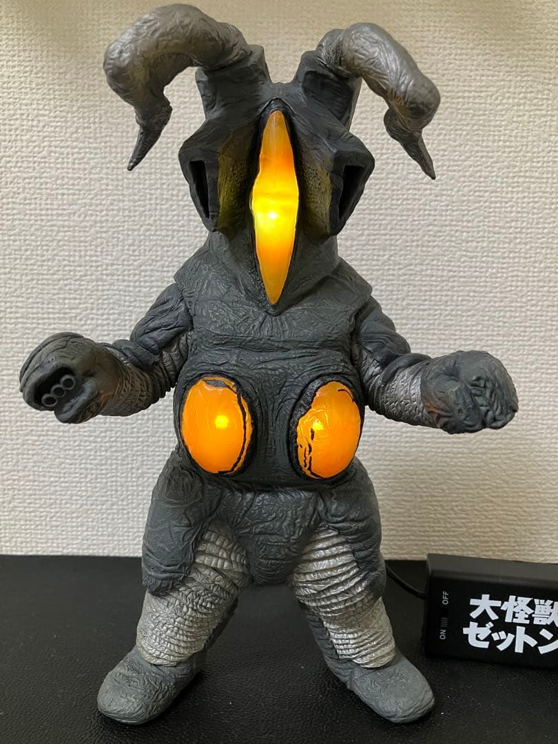 エクスプラス　大怪獣シリーズ　ゼットン二代目　発光Ver. 開封済