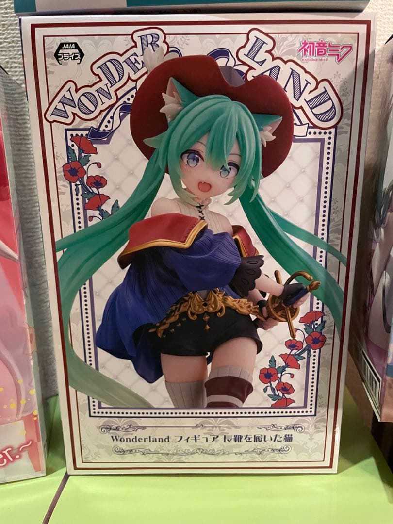 初音ミク フィギュア まとめ売り シナモロール 長靴をはいた猫 桜ミク 2