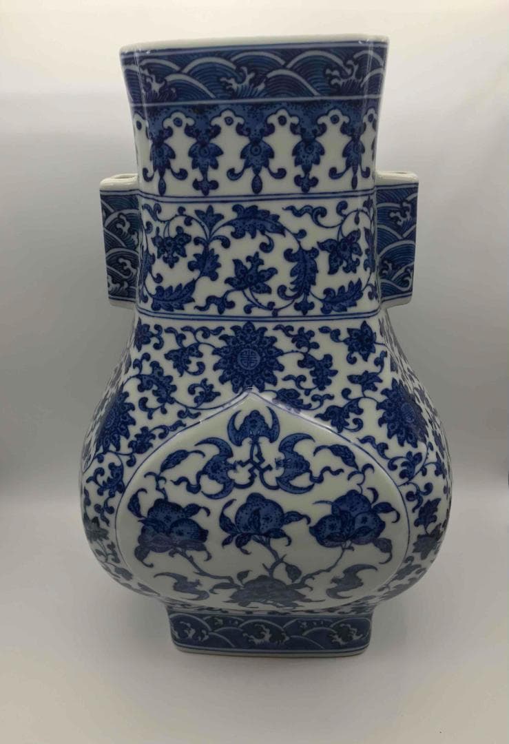 【大清乾隆年製】在銘　染付 青花纏枝蓮壽桃海水紋雙耳大瓶 官窯(C-34)