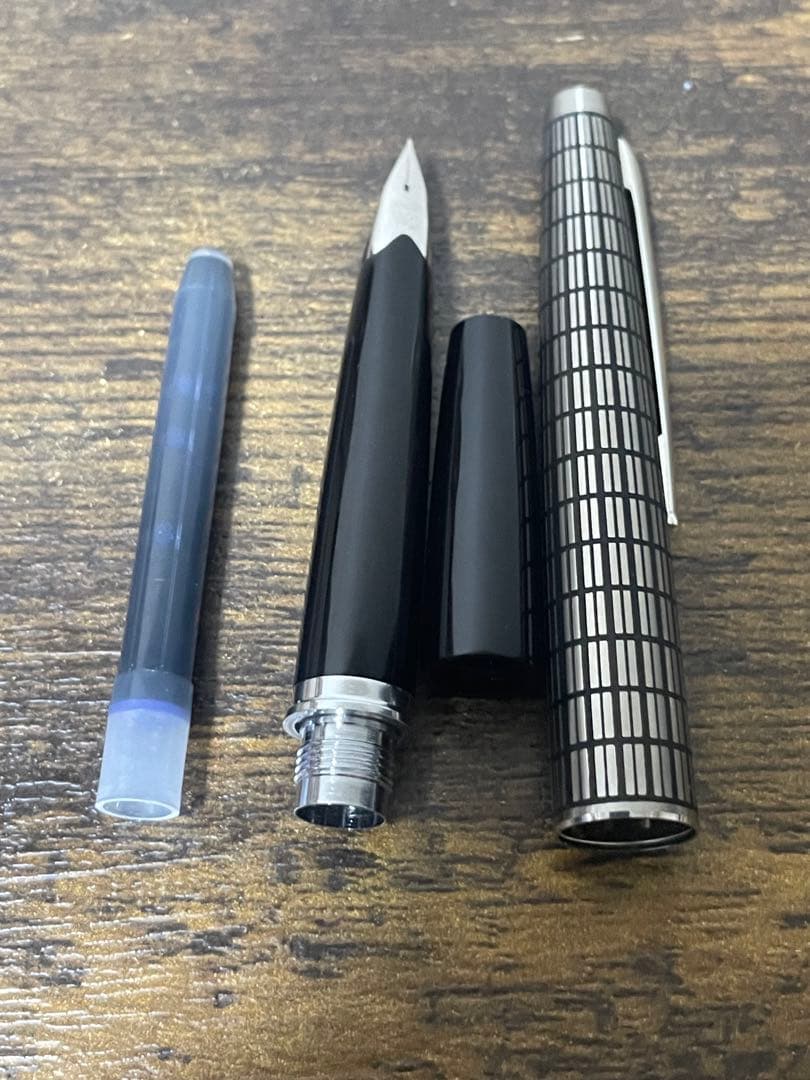 新品未使用　1977年製　蝕刻　エリート　18金　万年筆　パイロット　細字