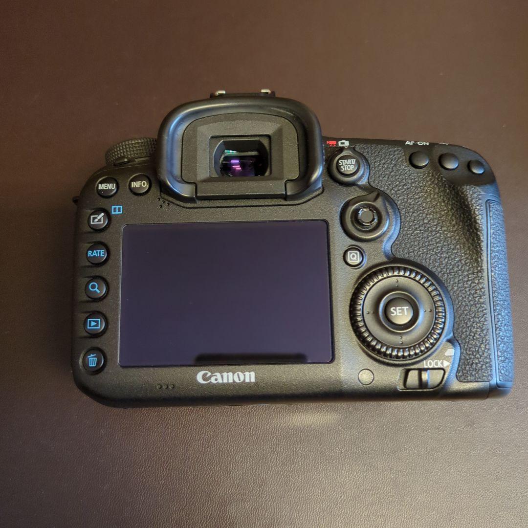 あ*み様 Canon EOS 7D Mark II 本体+バッテリー2個