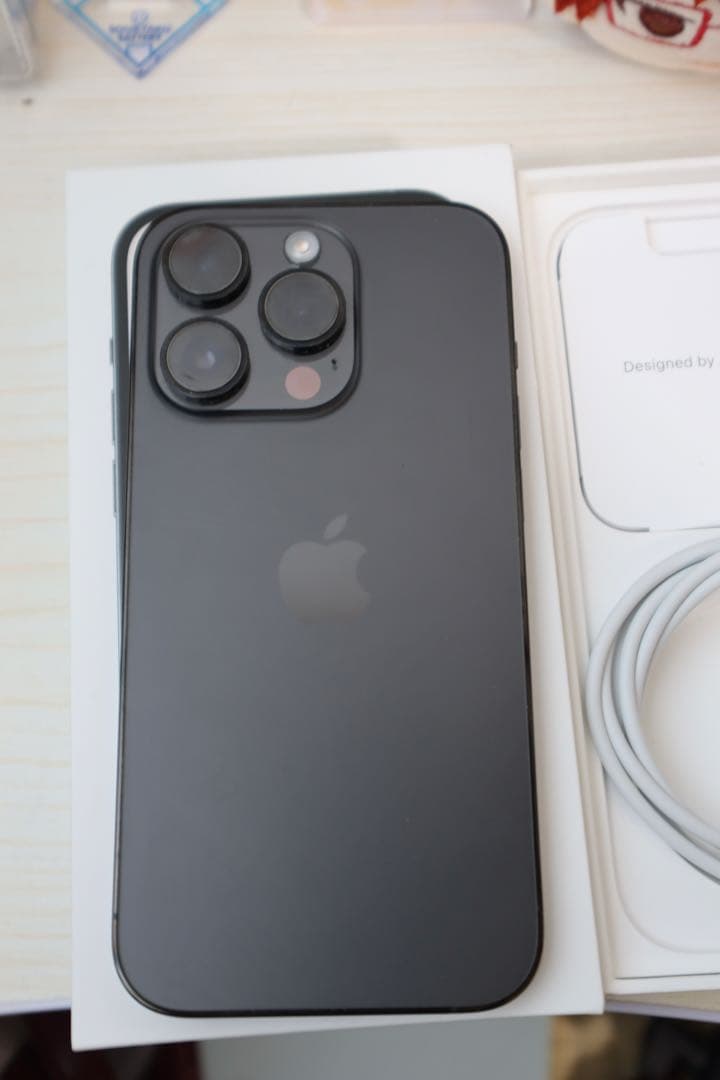 iPhone 14 Pro 256GBスペースブラック、ケース付き、SIMフリー