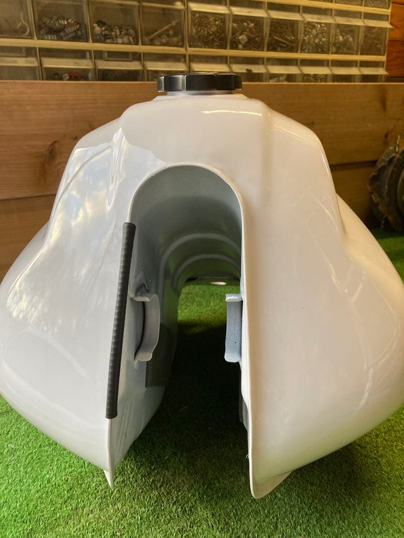 TT250Rレイド 4GY純正ガソリンタンク燃料タンク フューエルタンク