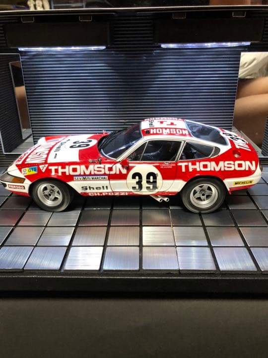 絶版未展示品　京商 1/18 フェラーリ365GTB