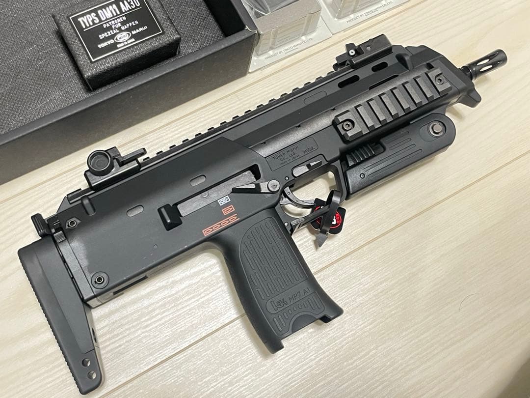 東京マルイ　ガスブローバック　MP7A1 ブラック　マガジン2本付き