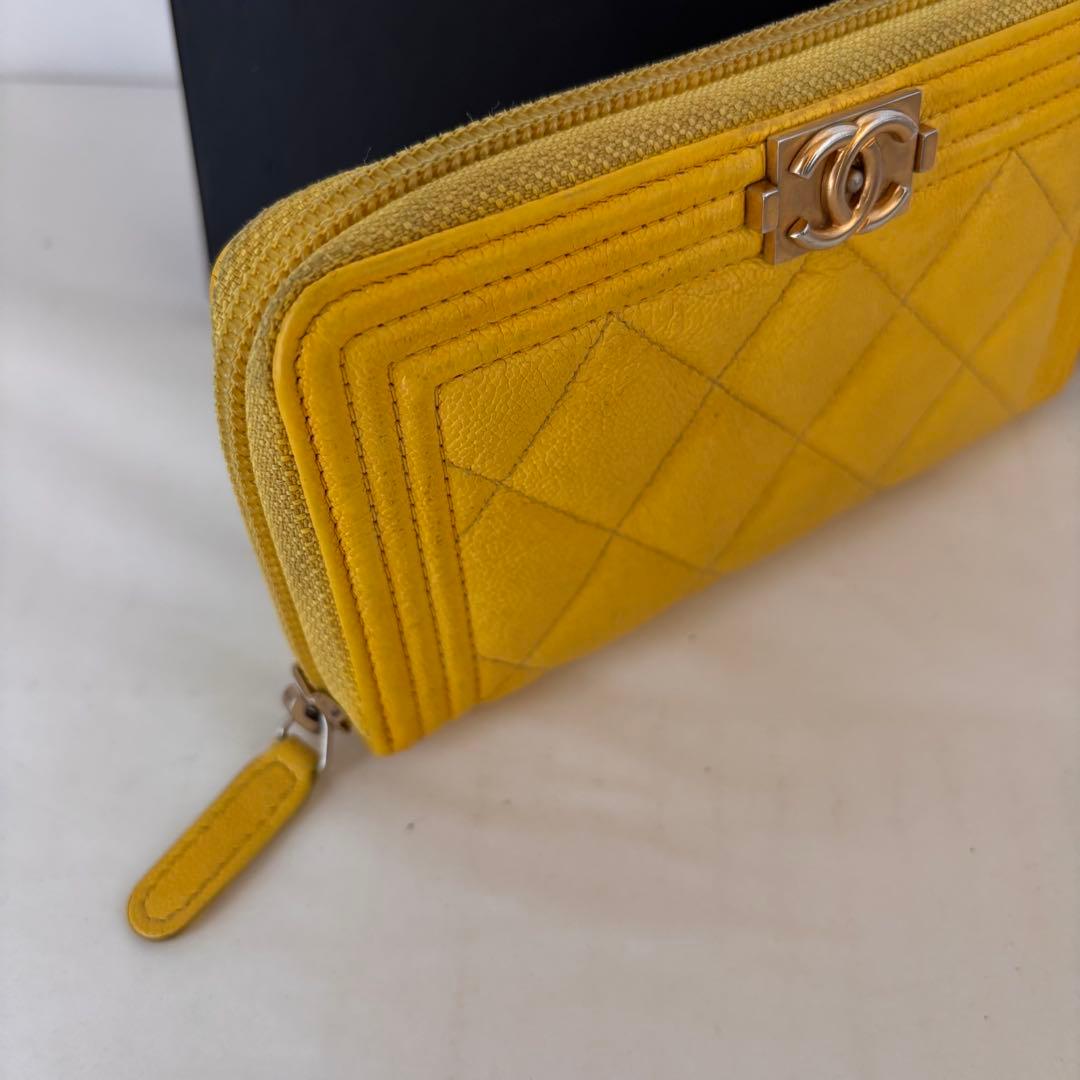 シャネル　ボーイシャネル　キャビアスキン　マトラッセ　ラウンドファスナー　財布