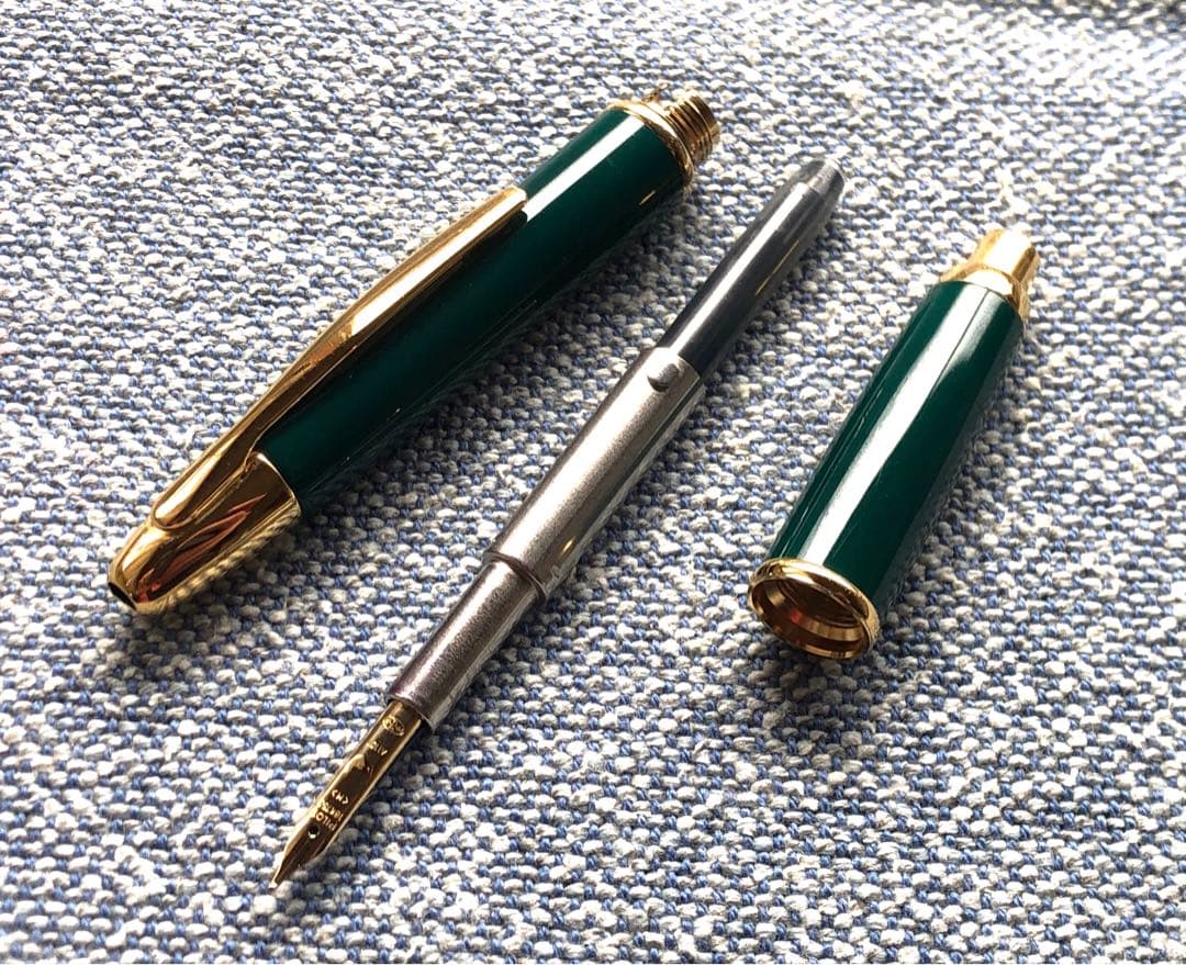 PILOT パイロット キャップレス 万年筆 ニブ 18K M 中字グリーン