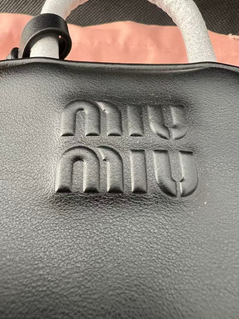 新品未使用 miu miu ミュウミュウ 黒レザーハンドバッグ