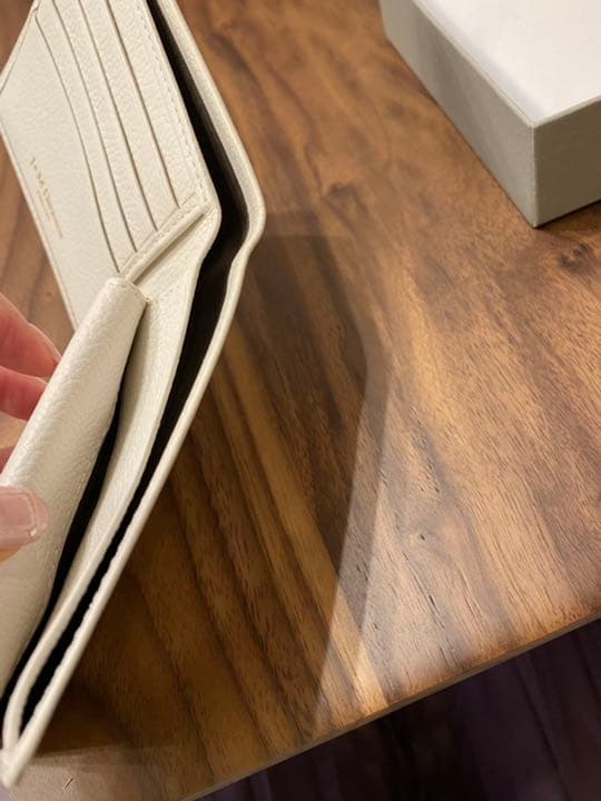 専用　J&M DAVIDSON 二つ折り　ホワイト コンパクト ミニ財布 レザー