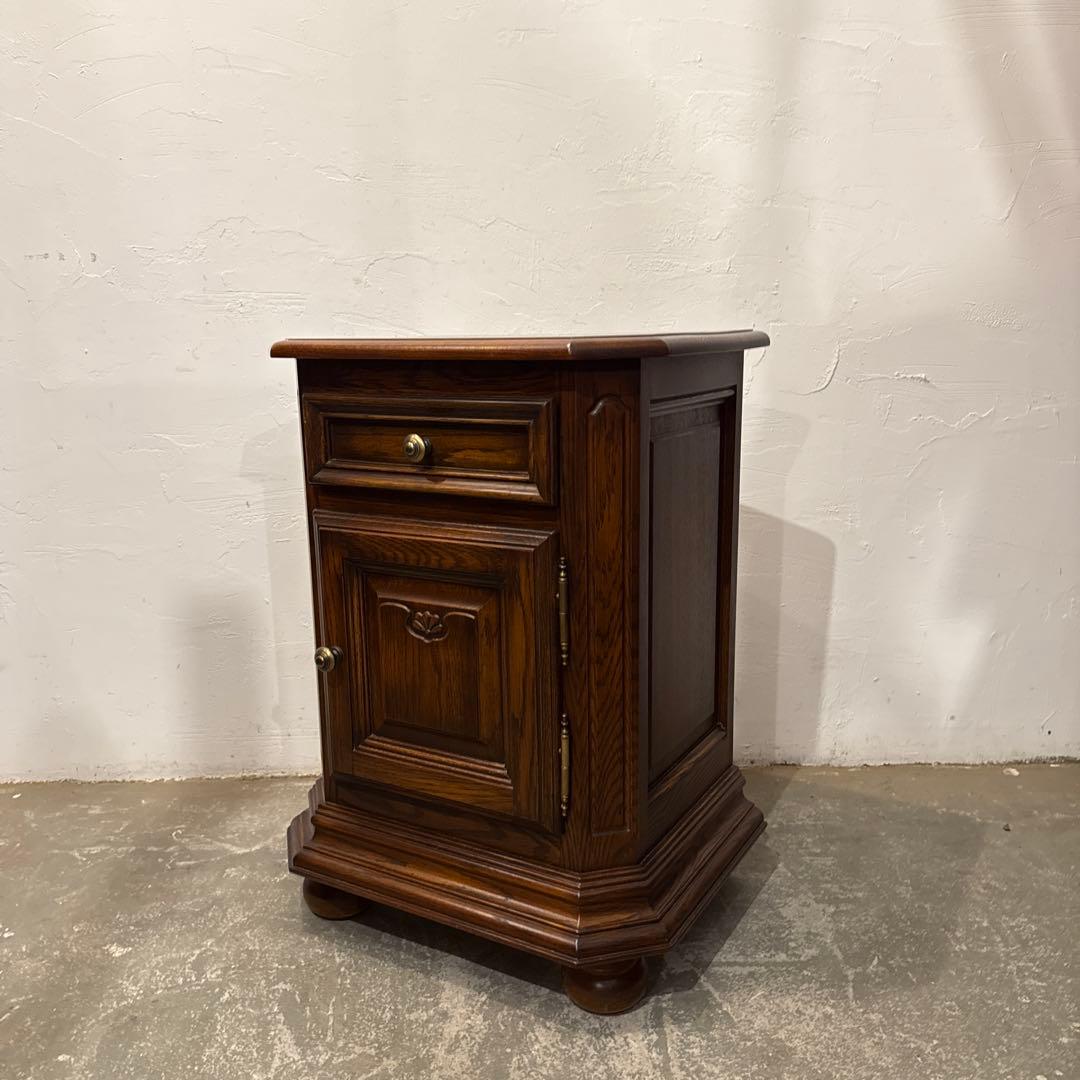 年末年始saleヴィンテージ　木製サイドテーブル　ベッドサイドテーブル