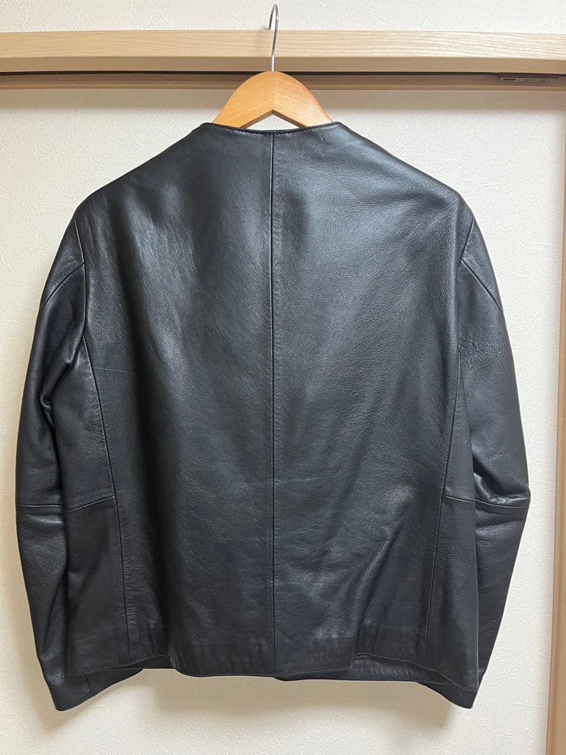 黒ノーカラーレザーシングルライダースジャケット