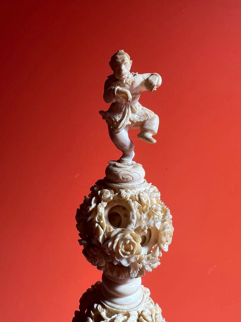 1081 中国美術　多層球　彫刻　約全長70cm 　猴　天球儀　置物