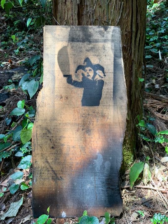 バンクシー　Banksy ピストル　ピエロ