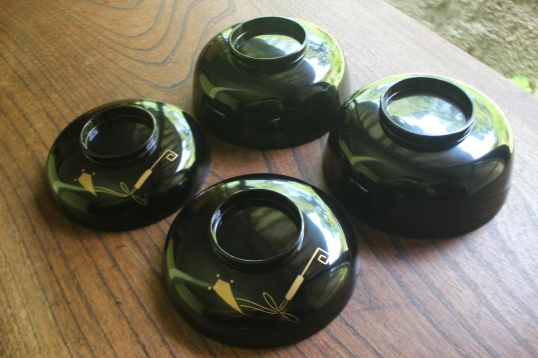 デッドストック！端正な黒漆に極上宝尽くし蒔絵のお椀2点（