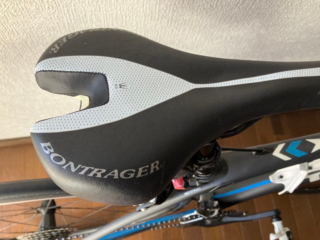 トレック シルク SILQUE 44 ロードバイク　カーボン　直接引き渡し希望