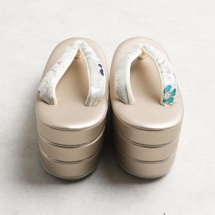 【新品】草履バッグセット　厚底草履　小花模様　23.5cm　03085